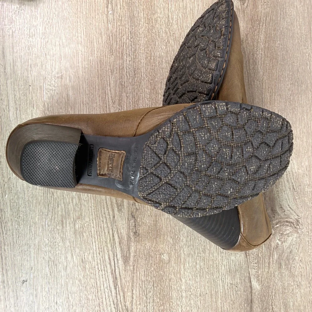 Born Leather Slip On Block Heel Booties Brown Womens 8.5